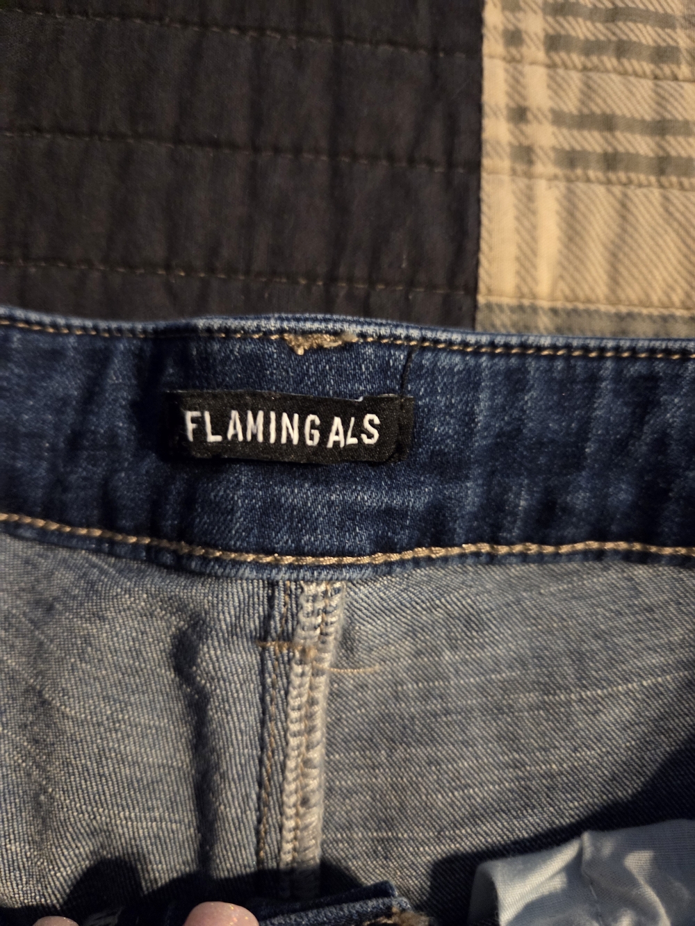 Classic Dark Wash Denim Cropped Jeans - Women - Picture 5 of 7